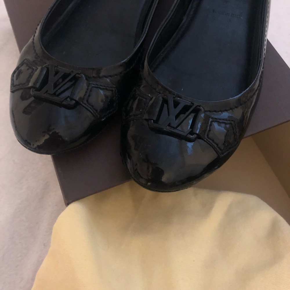 Louis Vuitton Black Leather Flats